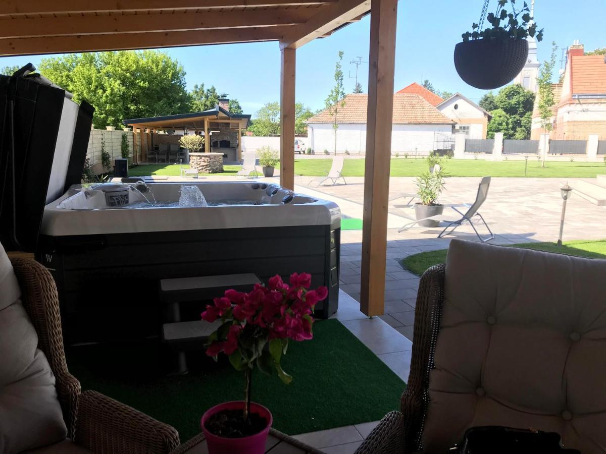 Bed and Breakfast Notarius Vendeghaz Poroszló Exterior foto